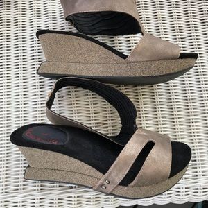 Modzori Fabia Wedge shoes